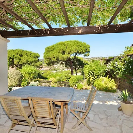 Holiday home Maison Charmante A Avec Piscine Partagee Sainte-Maxime