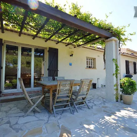 펜션 Maison Charmante A Avec Piscine Partagee