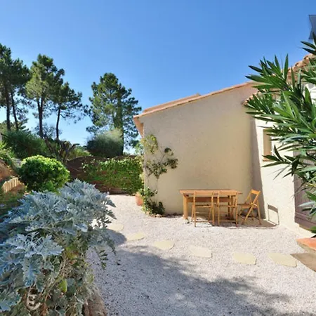 Holiday home Maison Charmante A Avec Piscine Partagee *